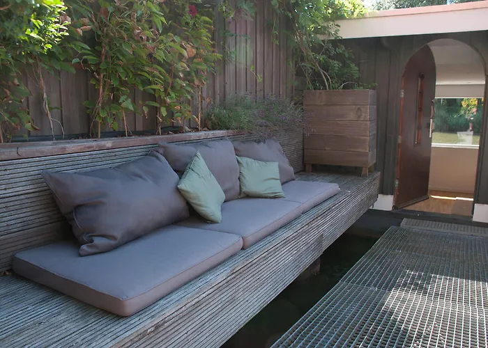 Bed Breakfast Boat